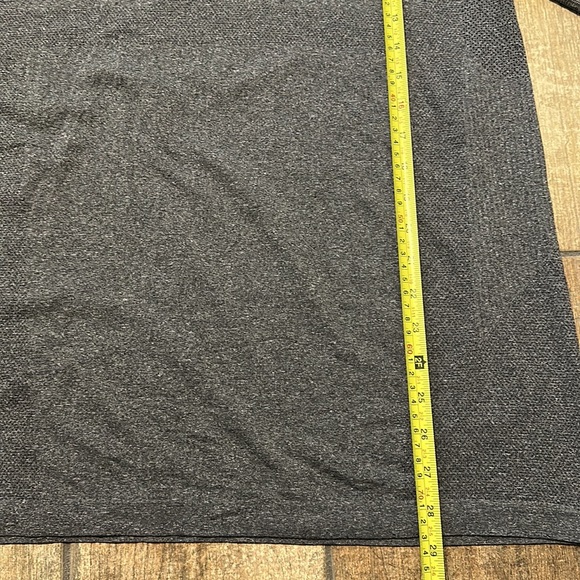 EUC Lululemon Men’s Gray Metal Tech Vent Long Sleeve Shirt - Picture 8 of 9